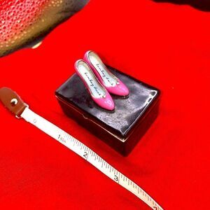 Small 2 inch porcelain unmarked trinket box with flip lid and magnet latch